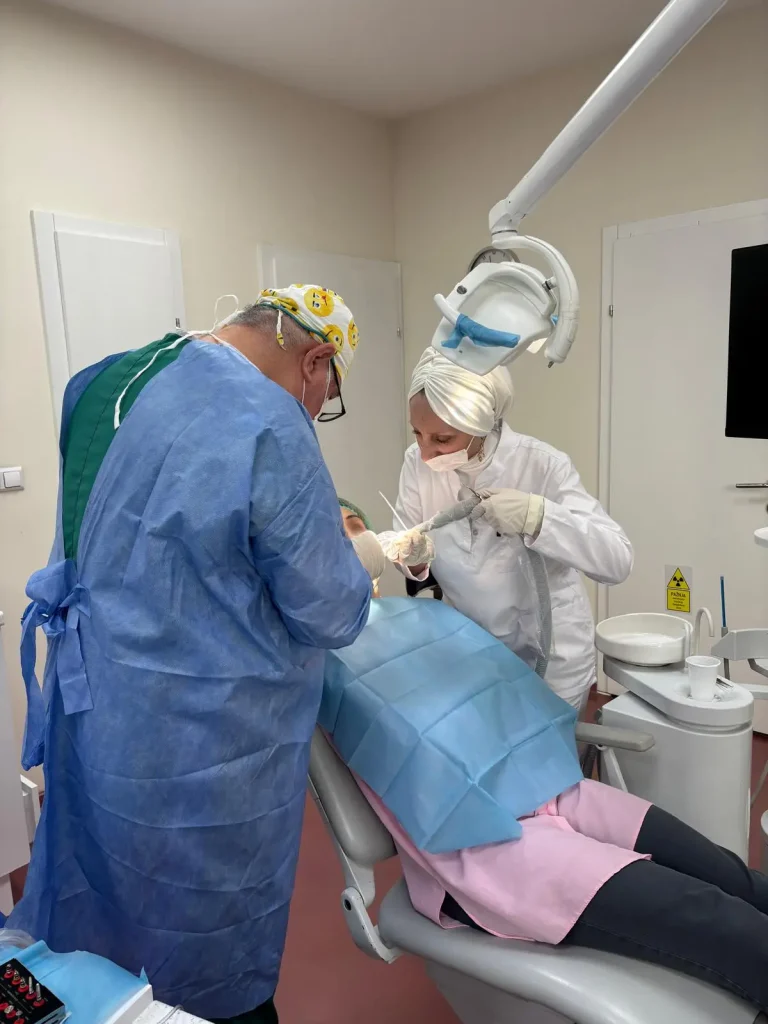 proces ugradnje zubnih implantata, dr lejla sarajevo